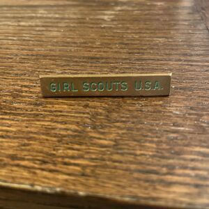 Girl Scouts U.S.A. Vintage Pin Badge Brooch Gold Tone Retro Gift Collectable